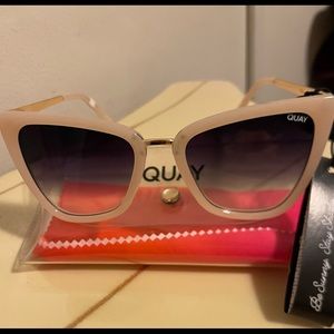 Quay Australia, Reina 125, Pink